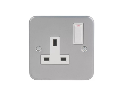 13A 1-GANG SP SWITCHED METAL CLAD SOCKET WITH WHITE INSERTS