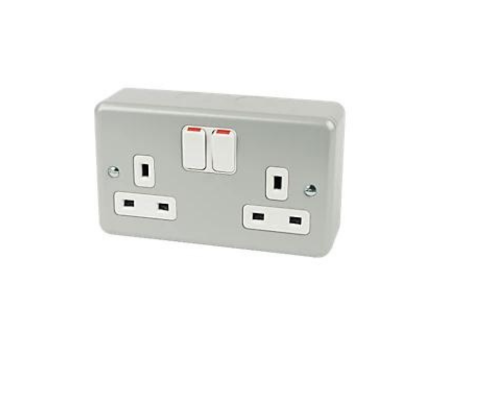 MK METALCLAD PLUS 13A 2-GANG DP SWITCHED METAL CLAD PLUG SOCKET WITH WHITE INSERTS