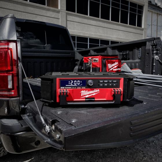 MILWAUKEE M18 PRCDAB+0 18V PACKOUT RADIO & CHARGER BODY ONLY