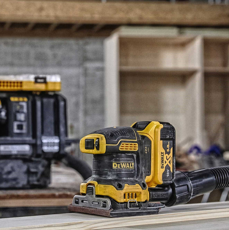 Dewalt DCW200N 18V XR Brushless 115mm Palm Sander Body Only