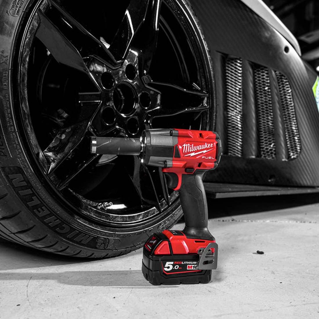 Milwaukee M18FMTIW2F12-502X 18V Fuel Brushless 1/2" Mid-Torque Impact Wrench with 2 x 5.0Ah Batteries Charger & Case 4933478451