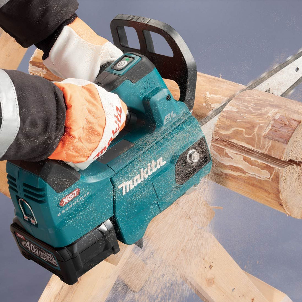 Makita UC006GZ 40V Max XGT 250mm/10" Brushless Chainsaw Body Only