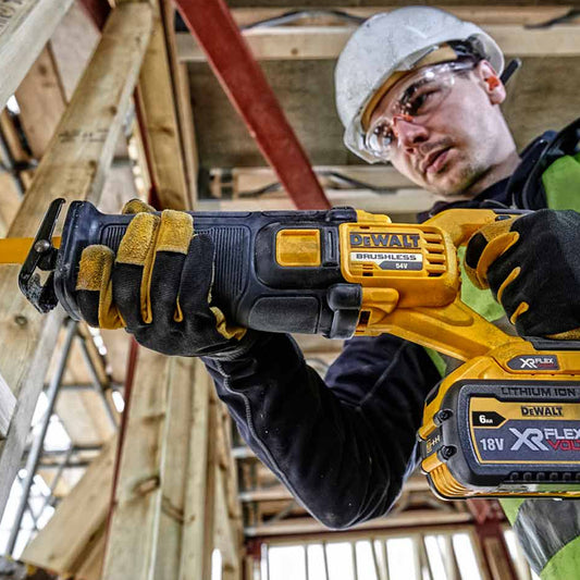 DeWalt DCS389T2-GB 54V XR FlexVolt Brushless Reciprocating Saw with 2 x 6.0Ah Batteries & Charger