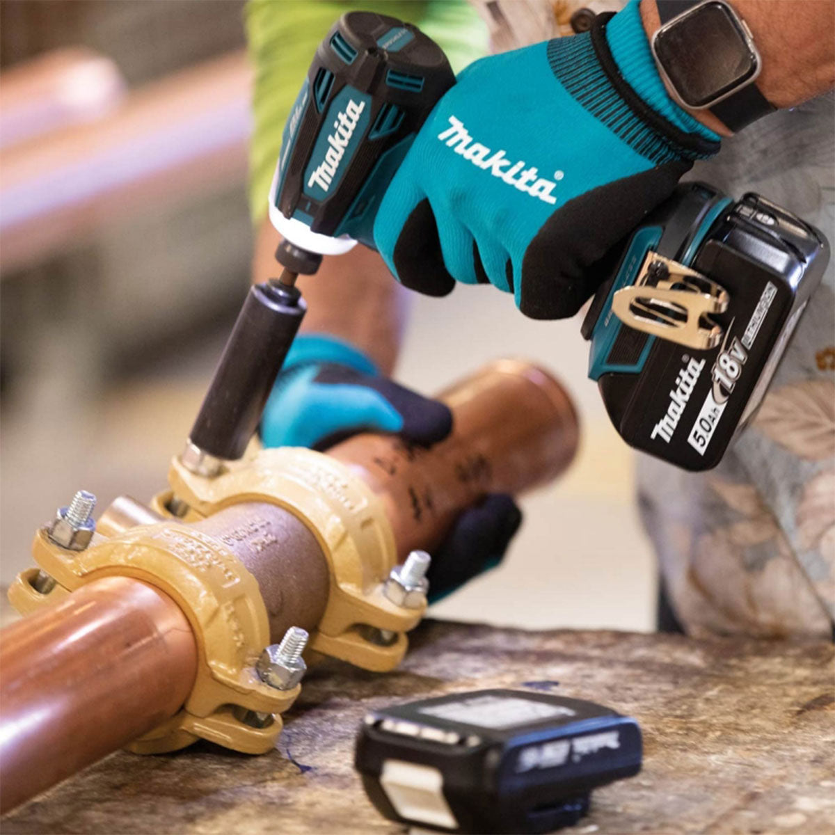 Makita DTD172Z 18V Brushless Impact Driver with 1 x 5.0Ah Battery Charger & Bag