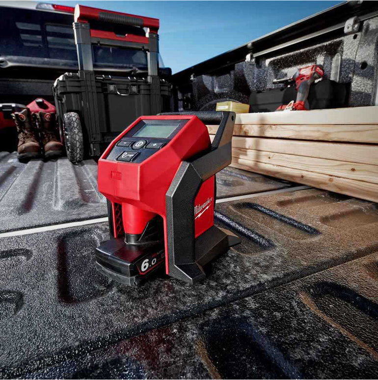 Milwaukee M12BI-0 M12 12V Compact Inflator with 2 x 4.0Ah Batteries