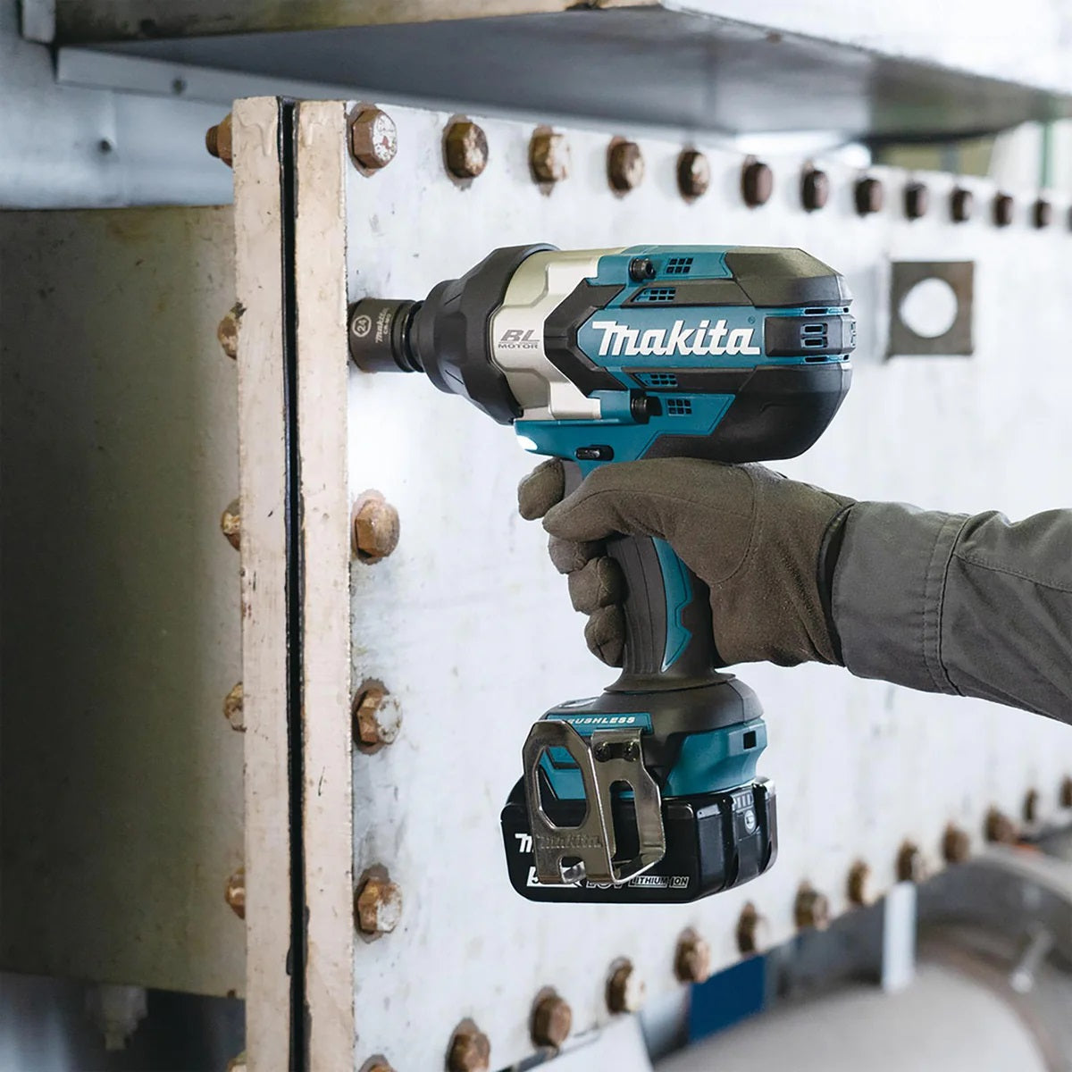 Makita DTW1004Z 18V Brushless 1/2" Impact Wrench with 1 x 5.0Ah Battery & Charger