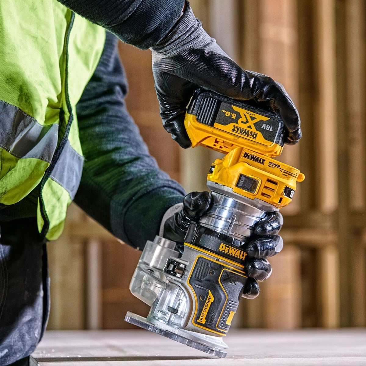 Dewalt DCW604NT 18V Cordless Brushless Router Trimmer with 1 x 5.0Ah Battery & Charger