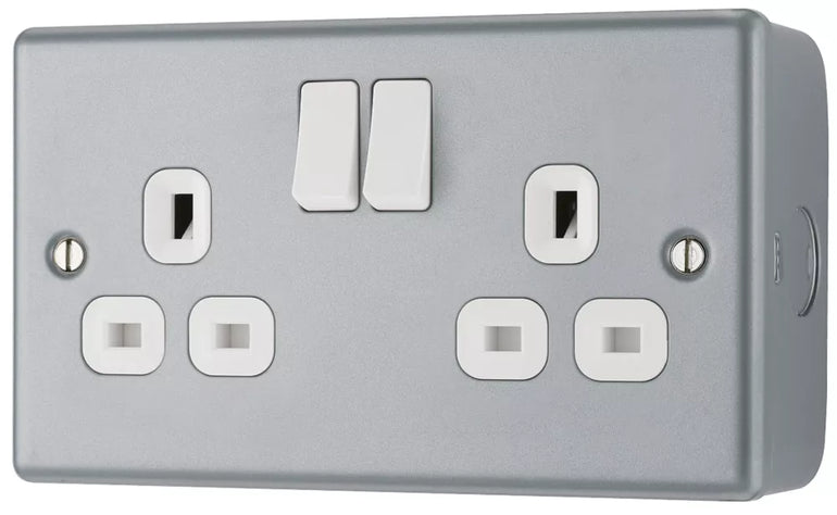 BRITISH GENERAL 13A 2-GANG DP SWITCHED METAL CLAD POWER SOCKET WITH WHITE INSERTS