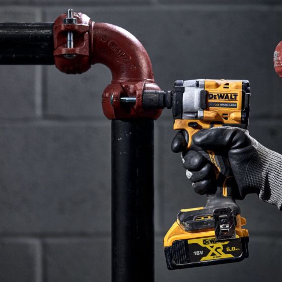 DeWalt DCF921P2T-GB 18V XR Brushless 1/2" Impact Wrench 2x5Ah Batteries & Charger