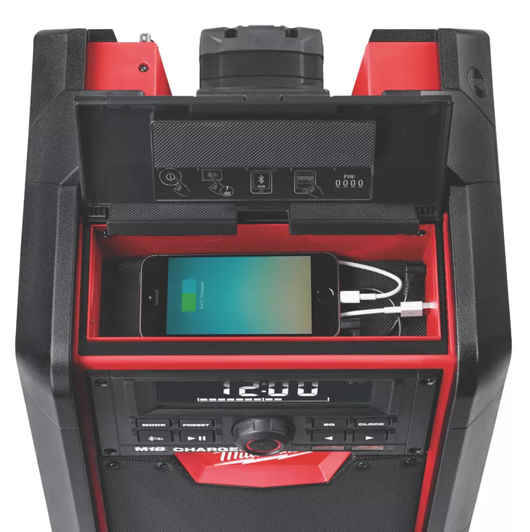 MILWAUKEE M18 RC-0 230V OR 18V AM / FM SITE RADIO