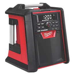 MILWAUKEE M18 RC-0 230V OR 18V AM / FM SITE RADIO