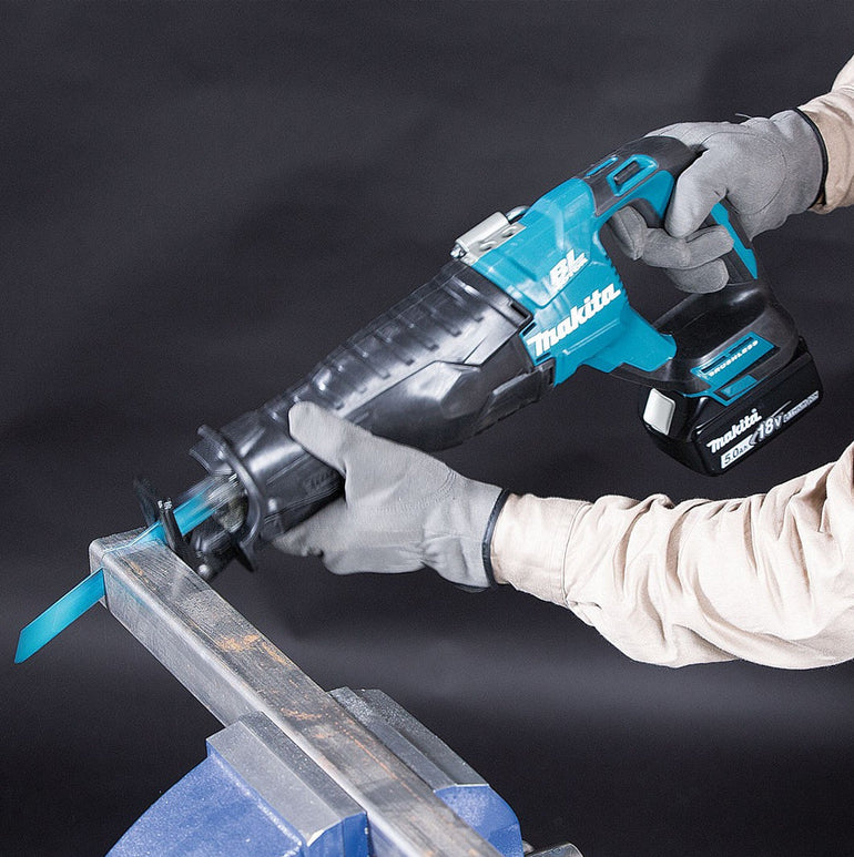 Makita DJR187Z 18V LXT Brushless Reciprocating Saw With 1 x 5.0Ah Battery Charger