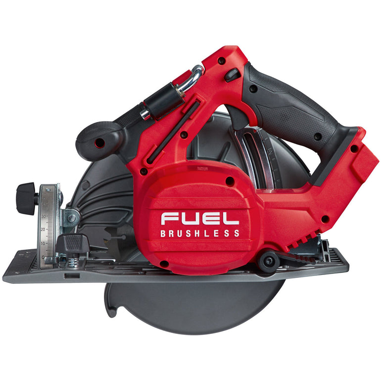 Milwaukee M18FCS66-0 M18 18V Fuel Brushless 66mm Circular Saw with 1 x 5.0Ah Battery & Charger