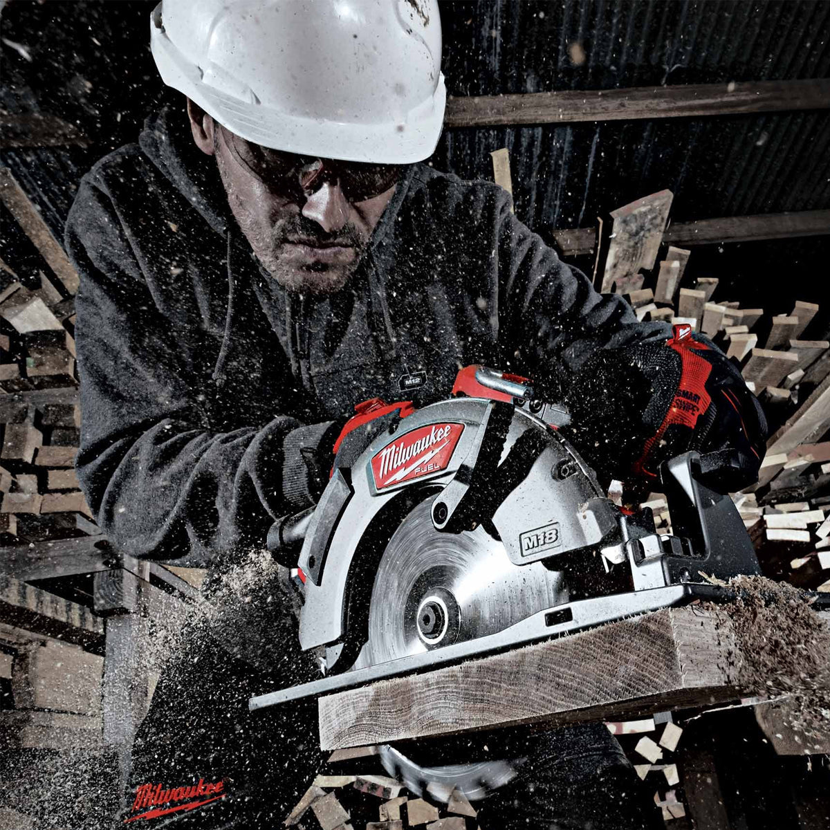 Milwaukee M18FCS66-0 M18 18V Fuel Brushless 66mm Circular Saw with 1 x 5.0Ah Battery & Charger