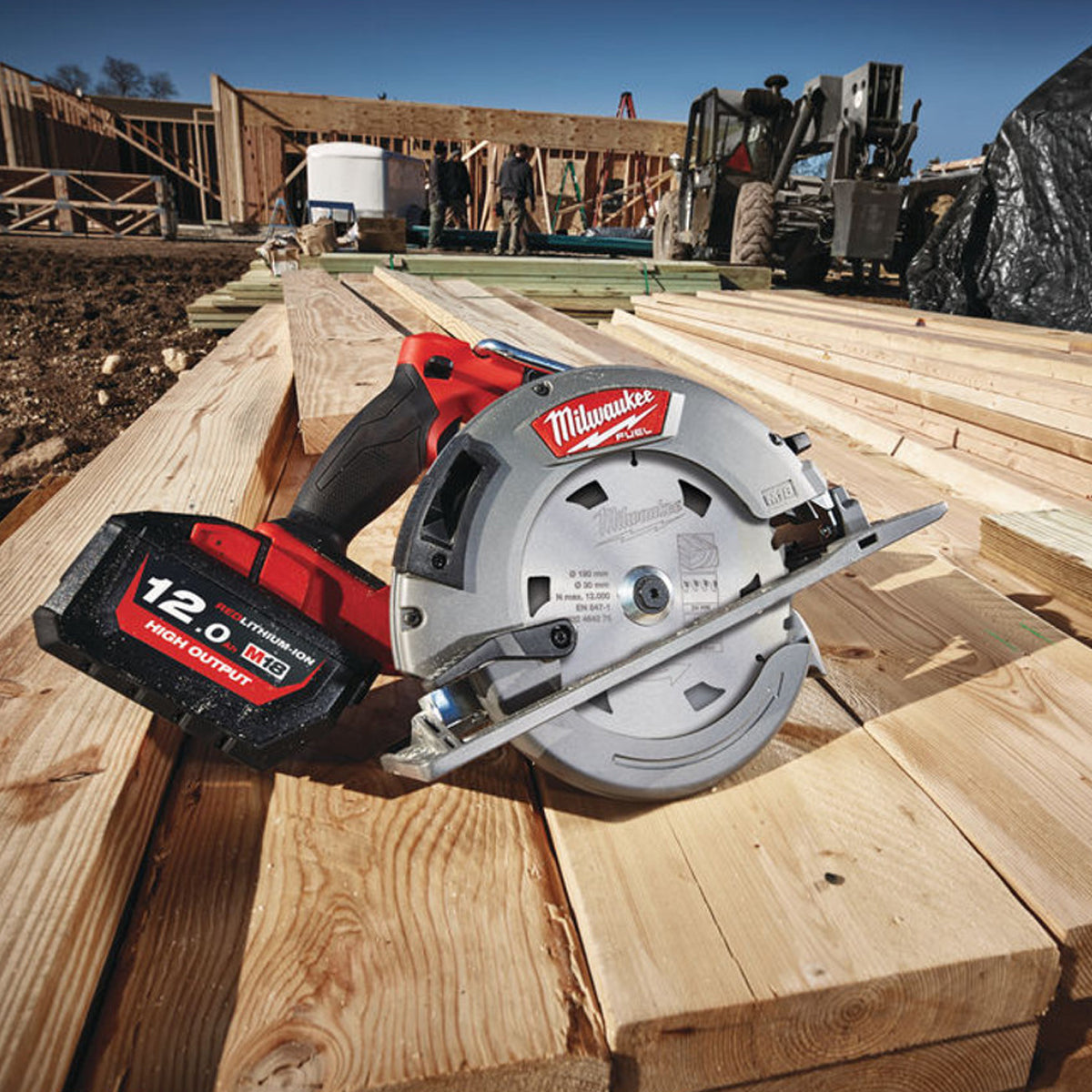 Milwaukee M18FCS66-0 M18 18V Fuel Brushless 66mm Circular Saw with 1 x 5.0Ah Battery & Charger