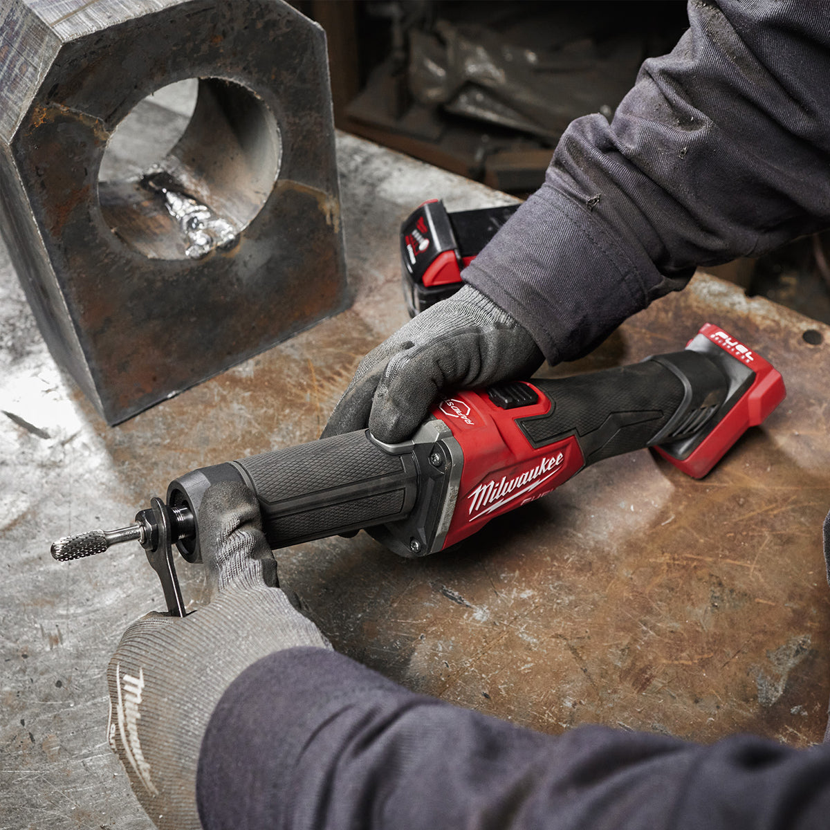 Milwaukee M18FDGRB-0 18V Brushless Braking Die Grinder with 2 x 5.0Ah Battery