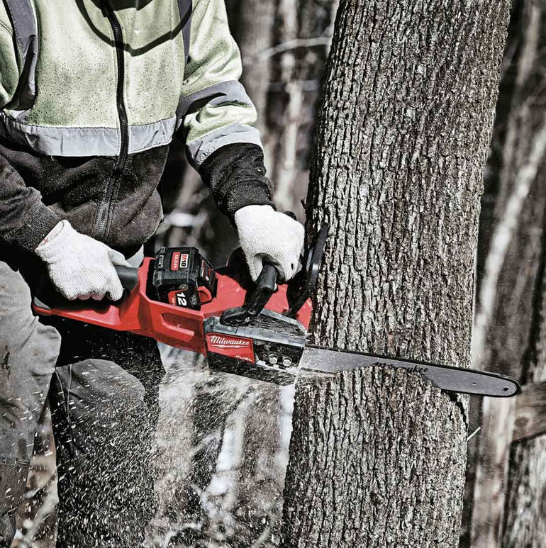 Milwaukee M18FCHSC-0 18V Fuel Brushless Chainsaw with 1 x 5.0Ah Battery