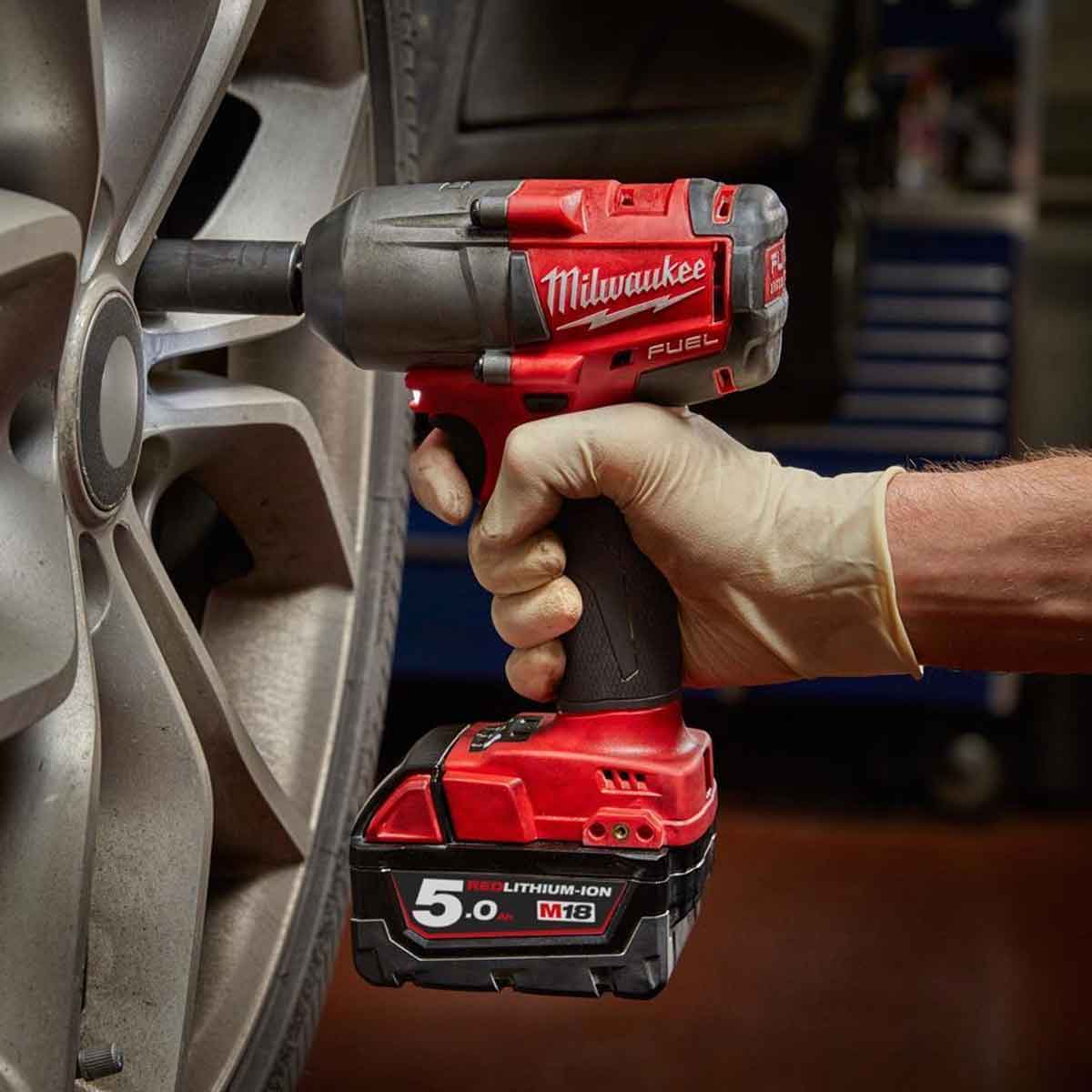 Milwaukee M18FMTIW2F12-0X 18V FUEL Brushless 1/2" Impact Wrench with Impact Socket