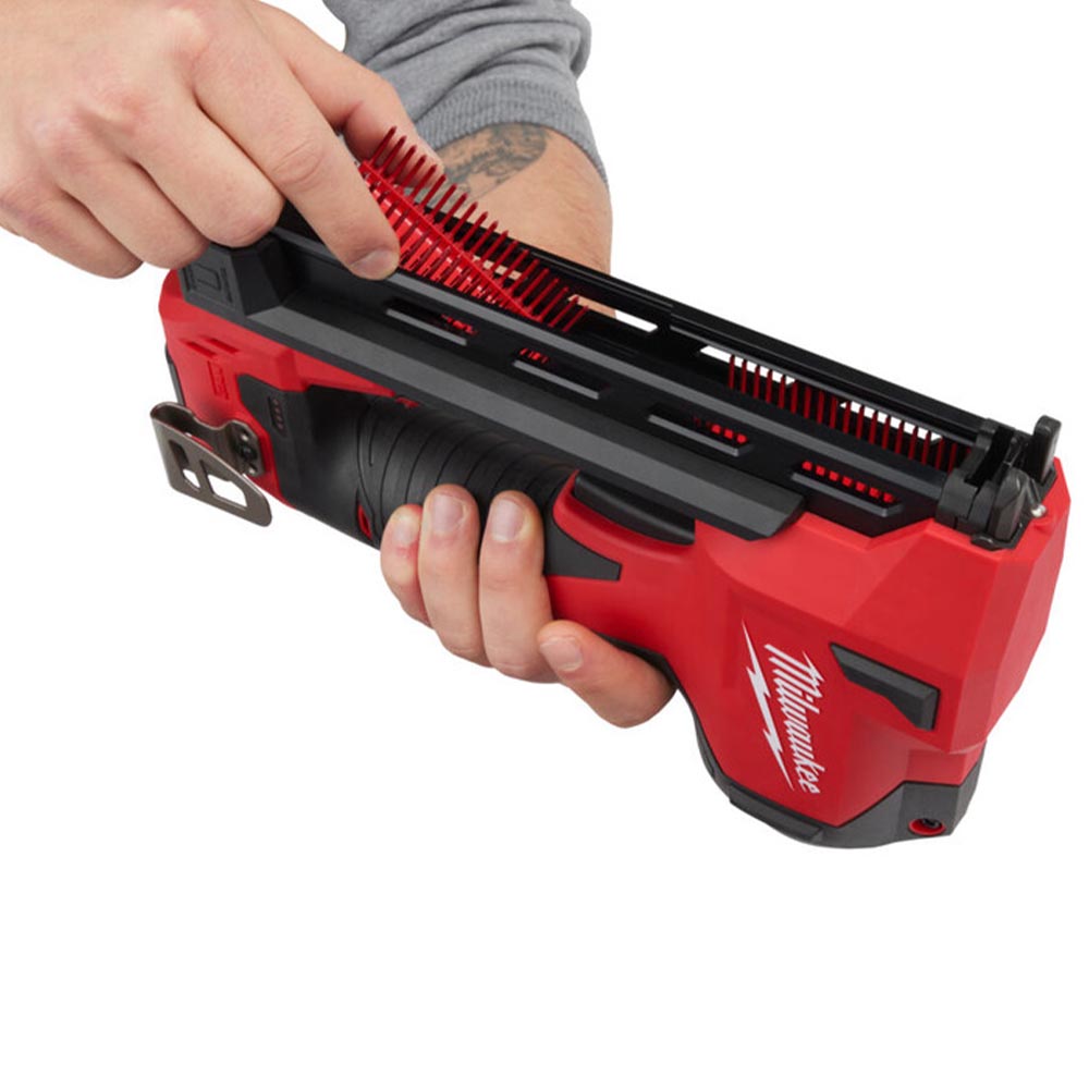 Milwaukee M12 BCST-0 12V Cable Stapler with 1 x 4.0Ah Battery