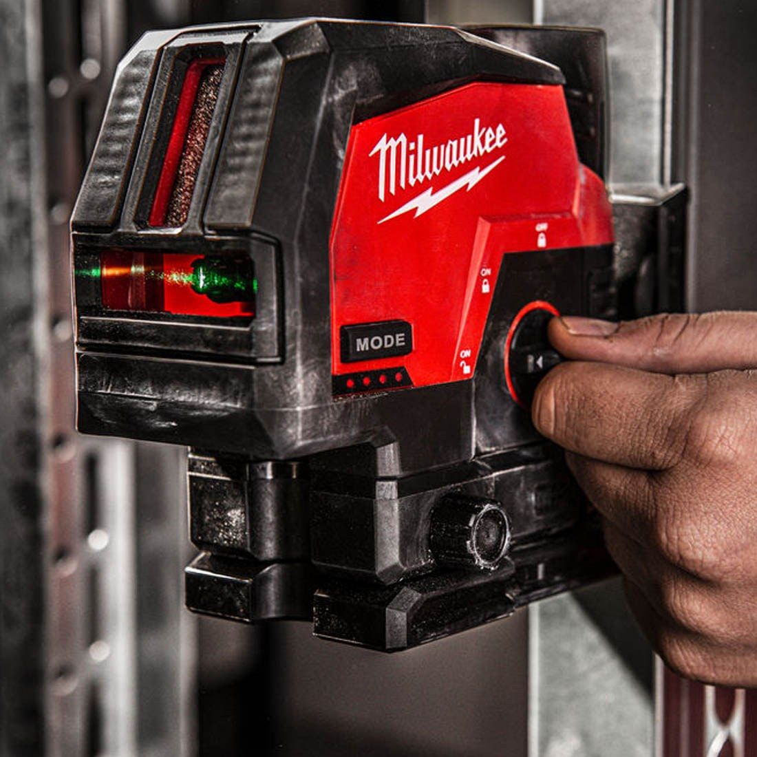 Milwaukee M12CLLP-0 12V Green Cross Line 2 Plane Laser 360° Case with 1 x 2.0Ah Battery & Charger