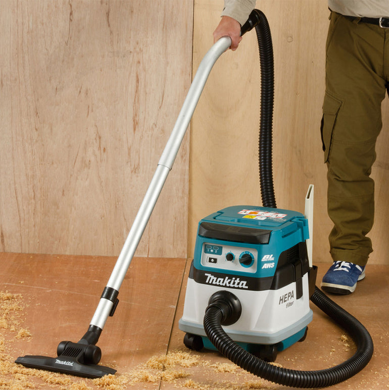 Makita DVC867LZX4 18V Twin LXT Brushless L-Class 8L Vacuum Cleaner With AWS Body Only