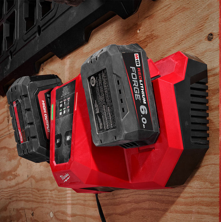 Milwaukee M18DBSC 18V 240v Dual Bay Super Charger 4932492532