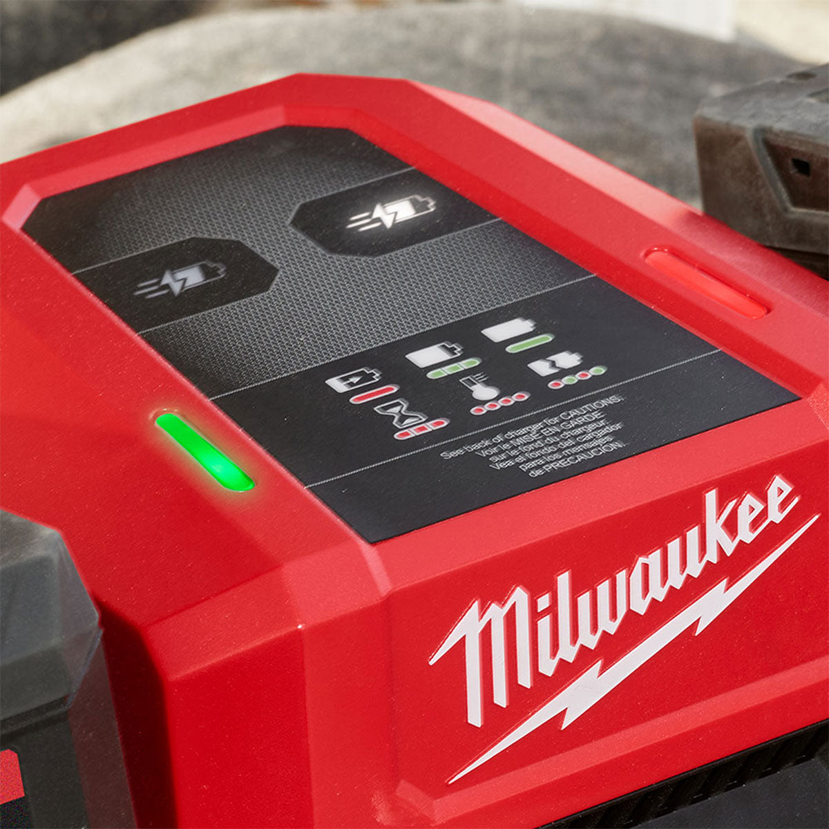 Milwaukee M18DBSC 18V 240v Dual Bay Super Charger 4932492532