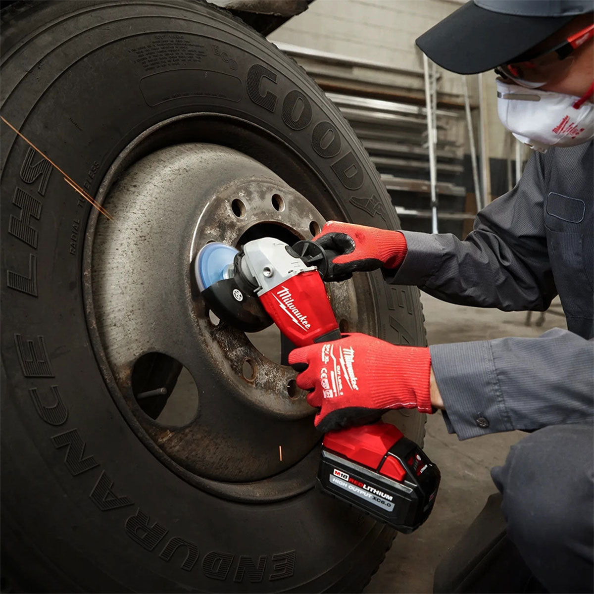 Milwaukee M18BLSAG115XPD-0 18V 115mm Brushless Angle Grinder with 1 x 5.0Ah Battery & Charger