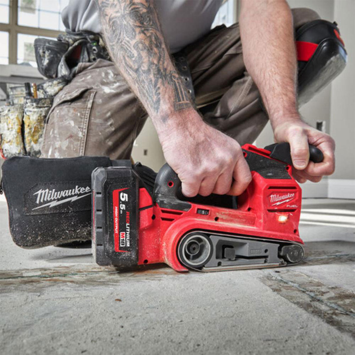 Milwaukee M18FBTS75-0 18V Fuel Brushless 75mm Belt Sander with 1 x 5.0Ah Battery & Charger