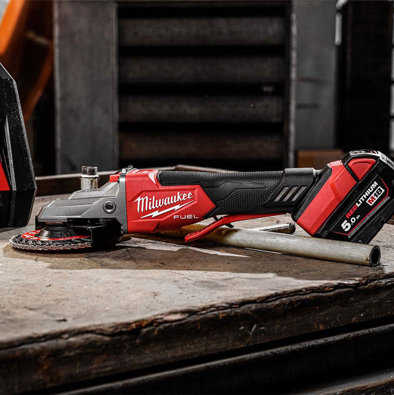 Milwaukee M18FSAGF125XPDB-0X 18V Fuel Brushless 125mm Angle Grinder with 1 x 5.0Ah Battery Charger & Case