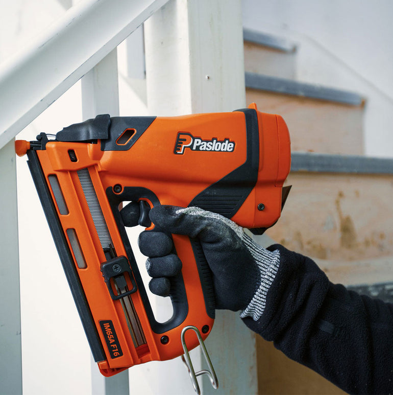 Paslode IM65A F16 Angled Second Fix Finishing Nail Gun with 1 x 2.1Ah Battery Charger & Case