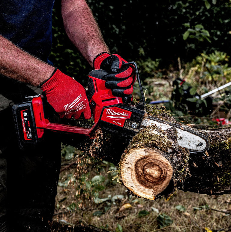 Milwaukee M18FHS20-552 18V Fuel Brushless 20cm Hatchet Pruning Saw With 2 x 5.5Ah Battery & Charger 4933480119