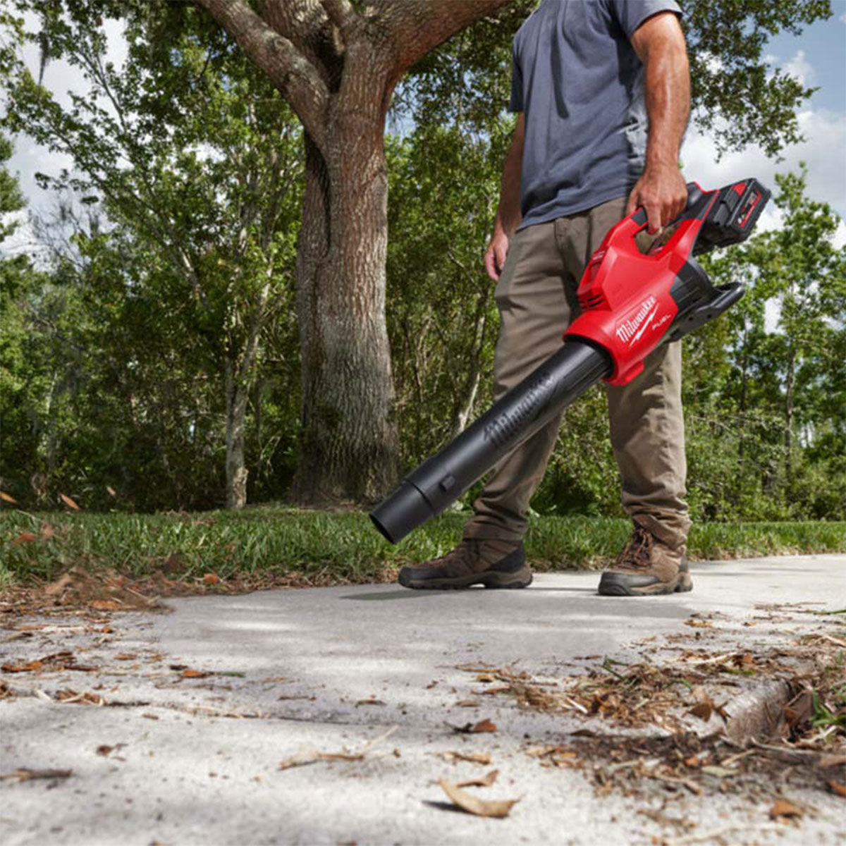 Milwaukee M18F2BL-0 18V Fuel Brushless Dual Battery Blower with 2 x 5.0Ah Battery & Charger