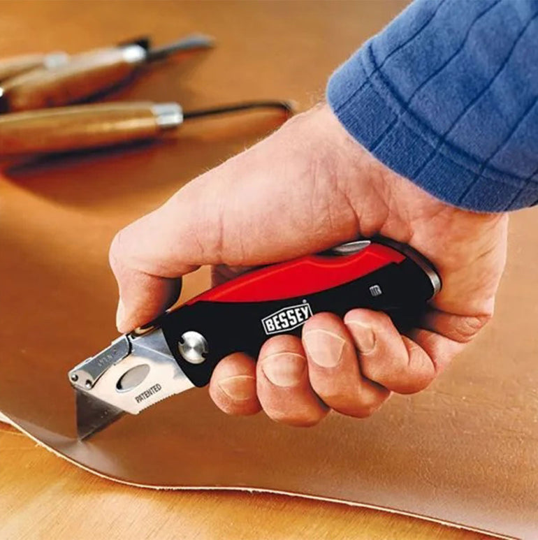 Bessey EZ360-60 One Handed Clamp & DBKPH-EU Folding Utility Knife Set EZ360SET-A