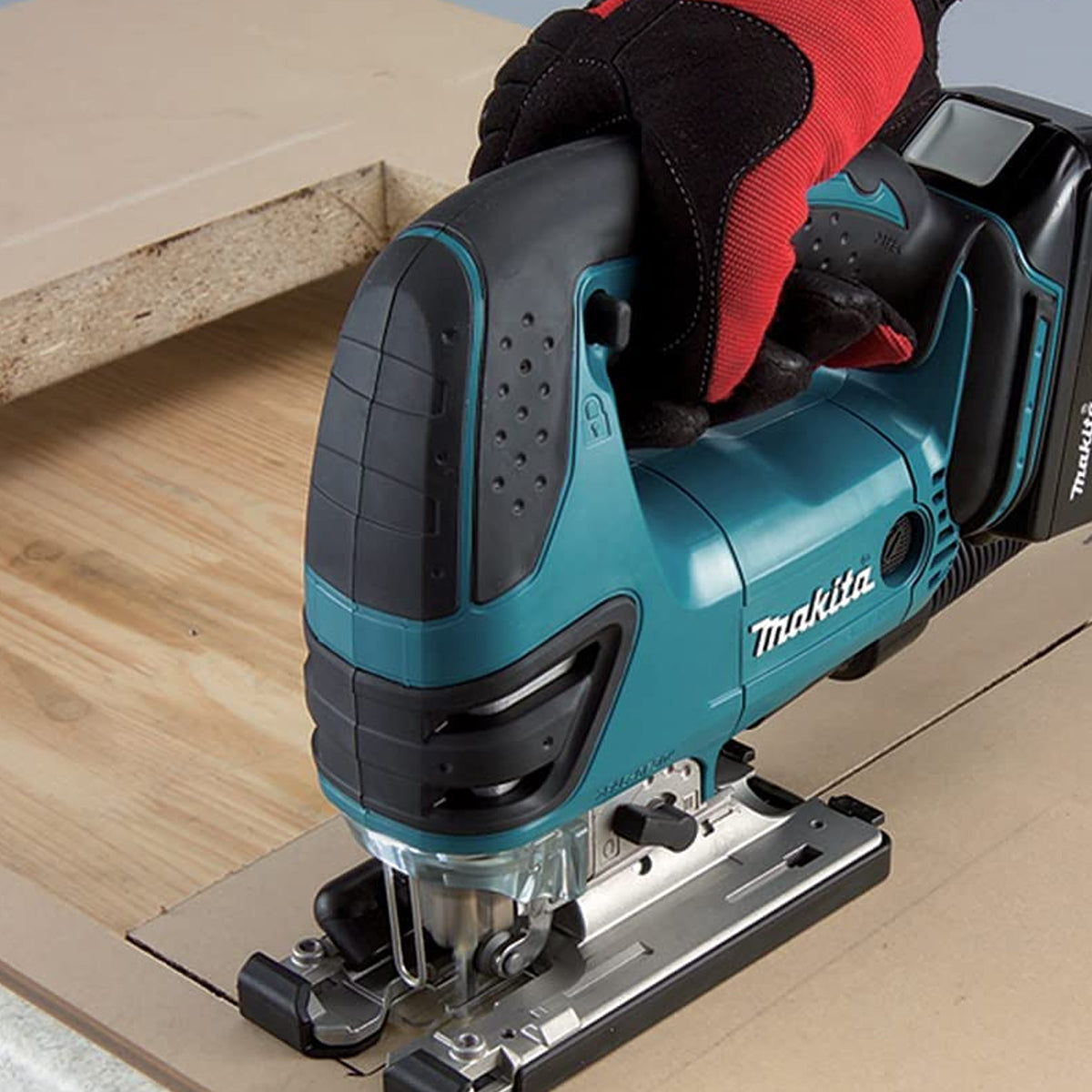 Makita MT8080TJ 18V 82mm Planer + Jigsaw Twin Pack with 2 x 5.0Ah Batteries & Charger in Case