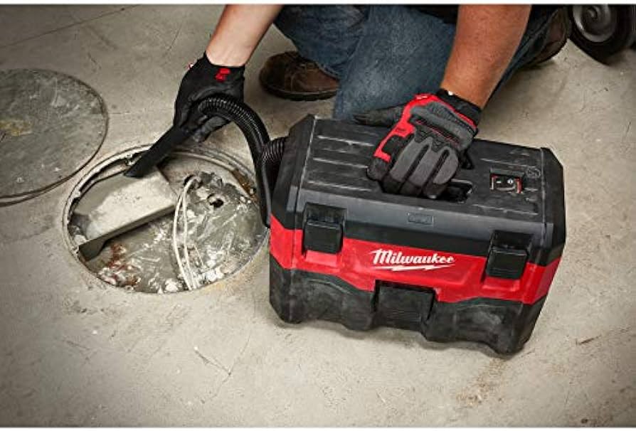 MILWAUKEE M18 VC2-0 18V WET & DRY VACUUM CLEANER BODY ONLY