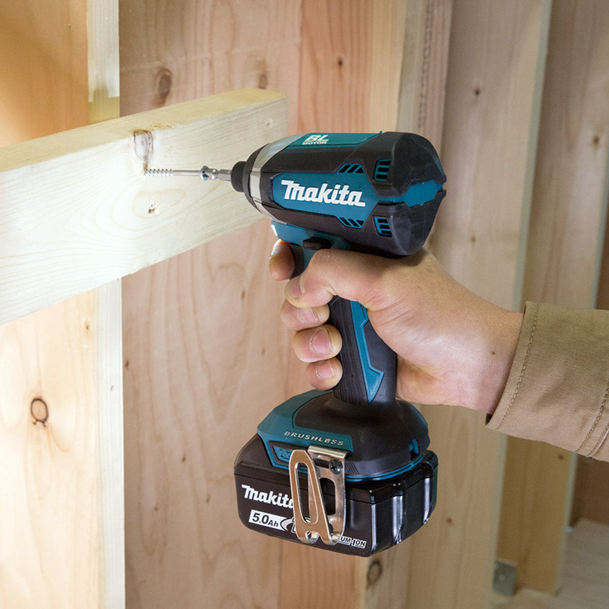 Makita DLX2180TJ 18V Brushless Twin Kit With 2 x 5.0Ah Batteries, Charger & 100 Piece Drill Set