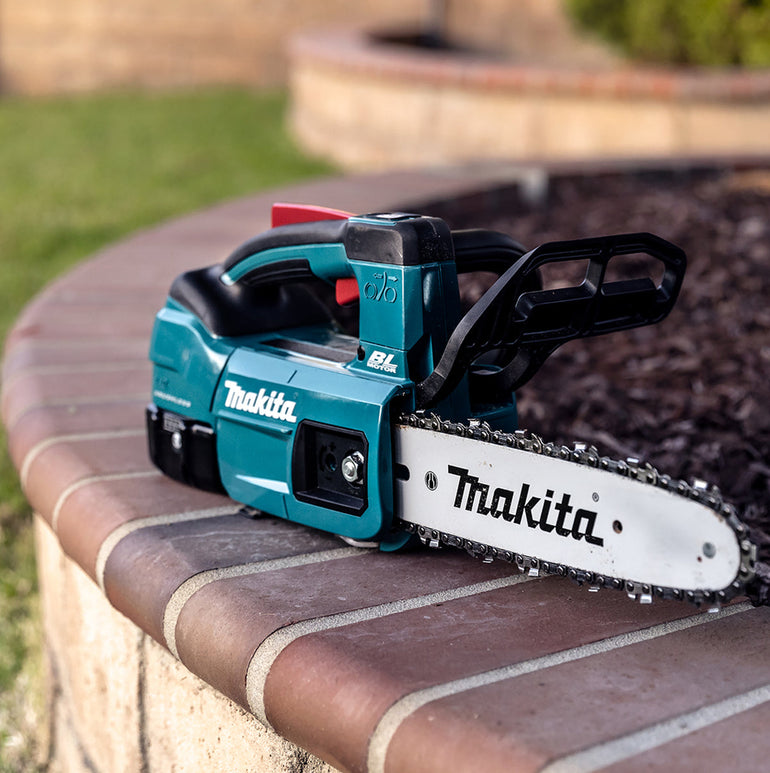 Makita DUC254RT 18V Brushless Chainsaw 25cm with 1 x 5.0Ah Battery & Charger