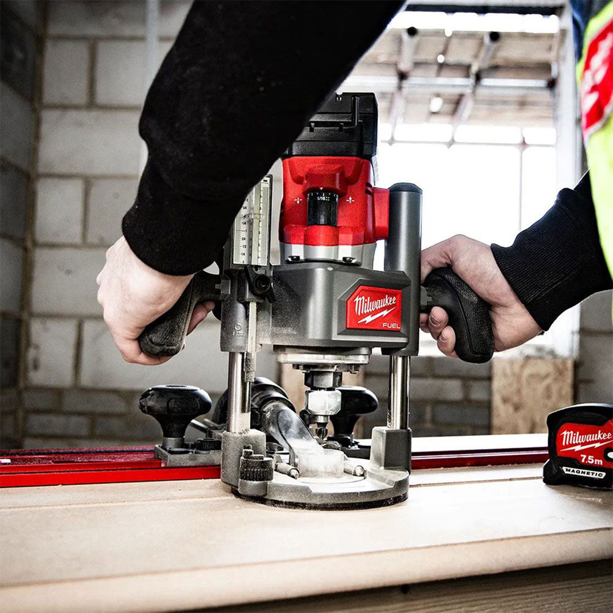 Milwaukee 18V M18FR12-0 FUEL Brushless 1/2" Router Cutter with 1 x 5.0Ah Battery Charger & Bag