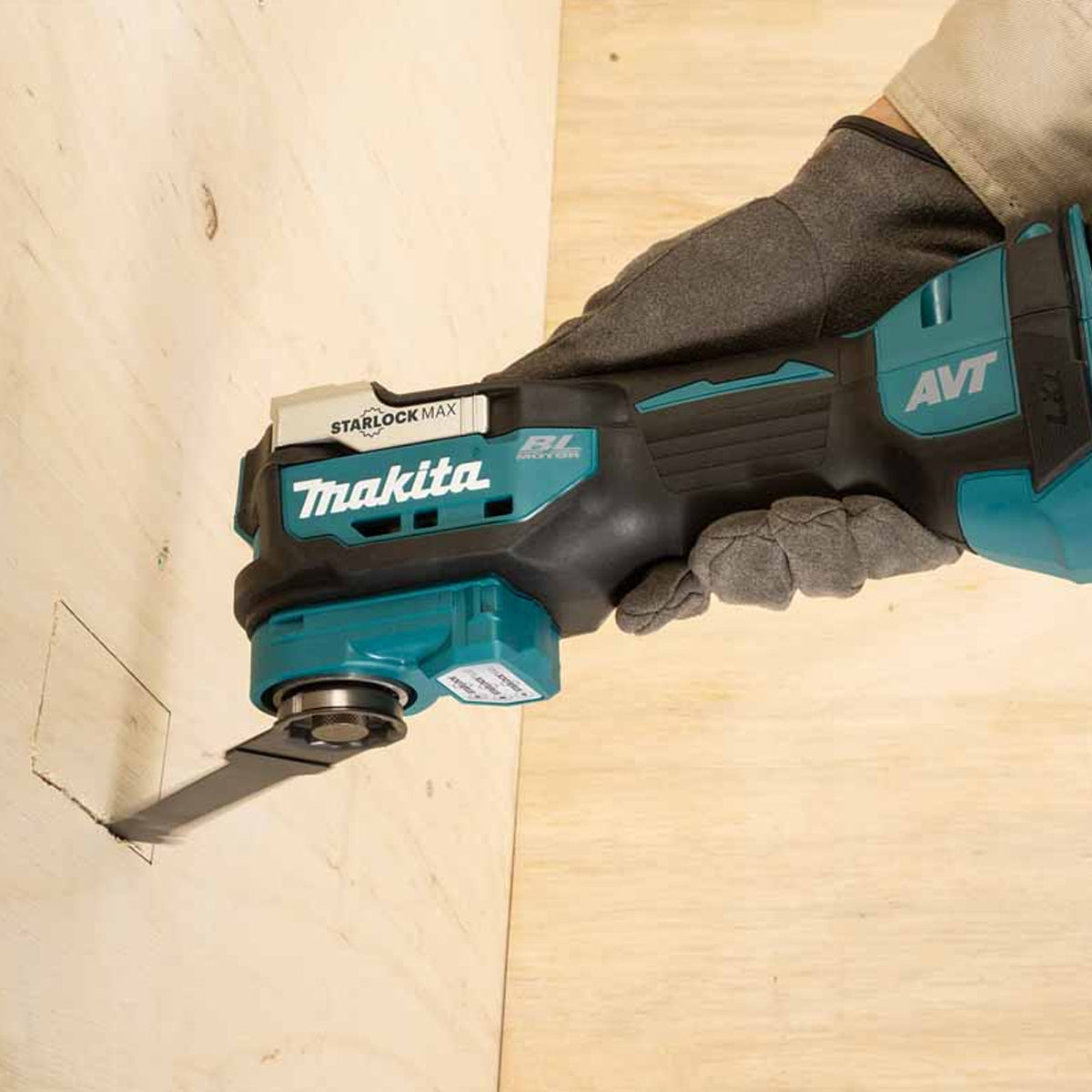 Makita DTM52Z 18V Brushless Oscillating Multi Tool With 1 x 5.0Ah Battery Charger & Bag