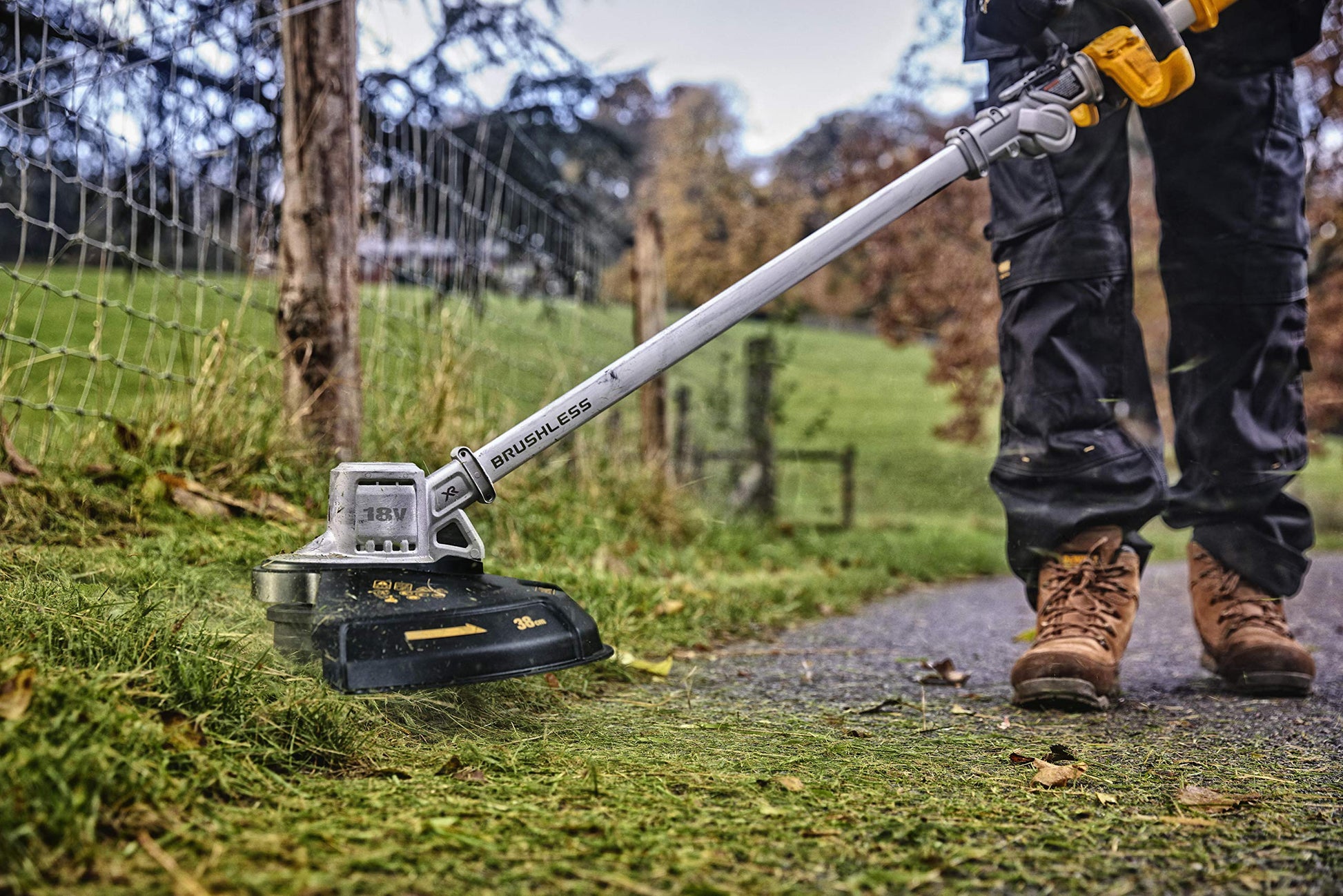 DEWALT DCMST561N-XJ 18V XR CORDLESS STRING TRIMMER BODY ONLY