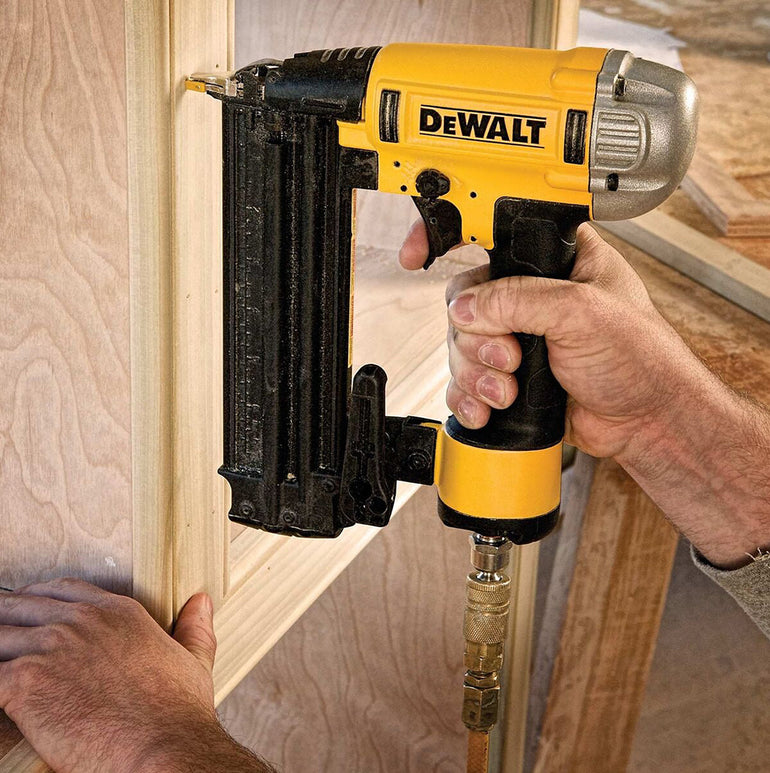 DeWalt DPN1850PP 18 Gauge 15-50mm Oil-Free Brad Nailer